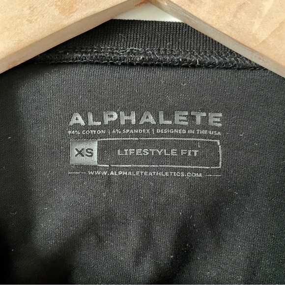 Alphalete  Long Sleeve Crop Work Out Top - Picture 4 of 4